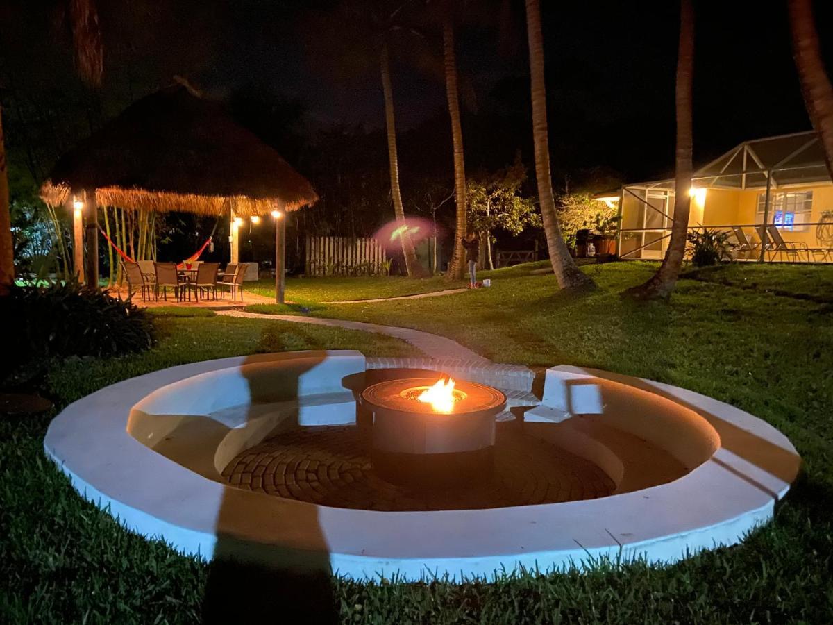 Jupiter Waterfalls - Newly Updated - Tiki Hut, Fire Pit, Kitchen, Pool Heater And More ภายนอก รูปภาพ